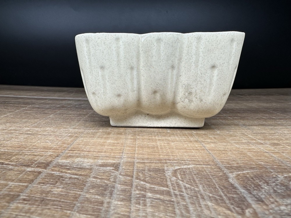 VINTAGE UPCO USA 105-7 RETRO CREAM WITH SPECKLES GLAZED RECTANGULAR PLANTER