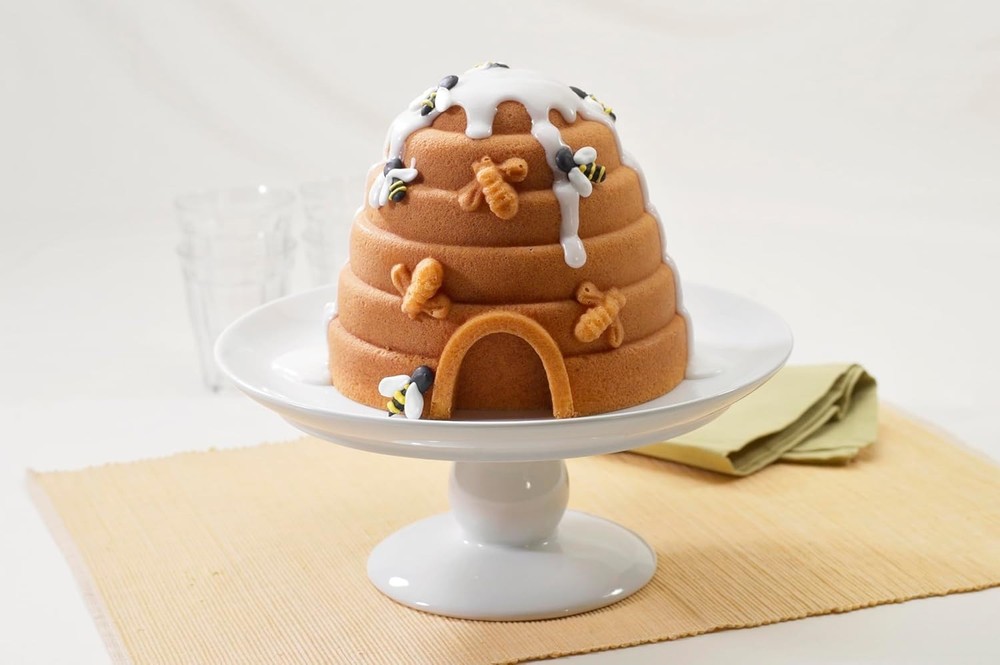 10-Cup Toffee Beehive Cake Pan - Oven Safe, Includes Nonstick Features