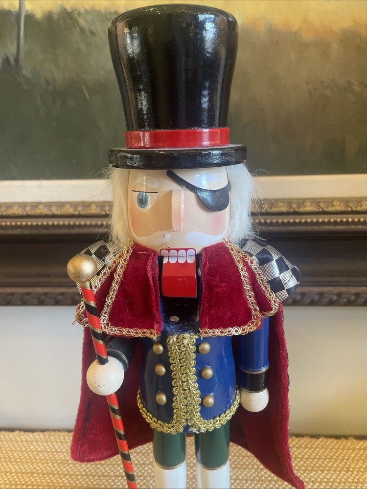 18” WOODEN DROSSELMEYER NUTCRACKER BALLET NUTCRACKER on Clock