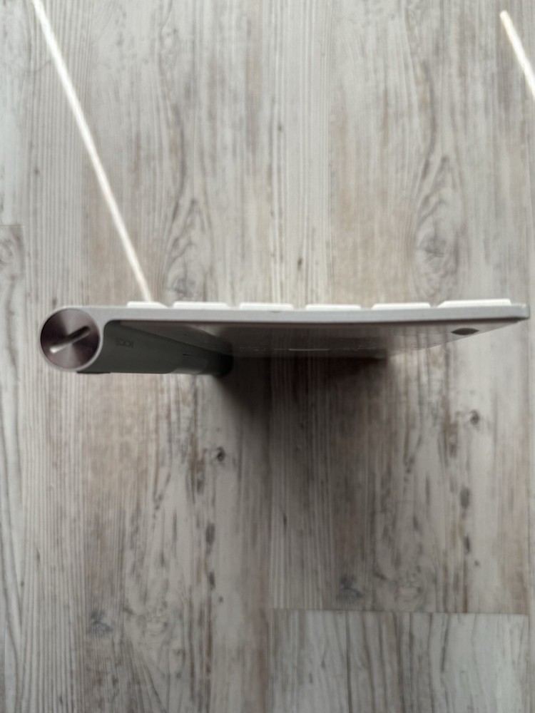 Apple Magic KeyboardWireless Bluetooth ModelA1314