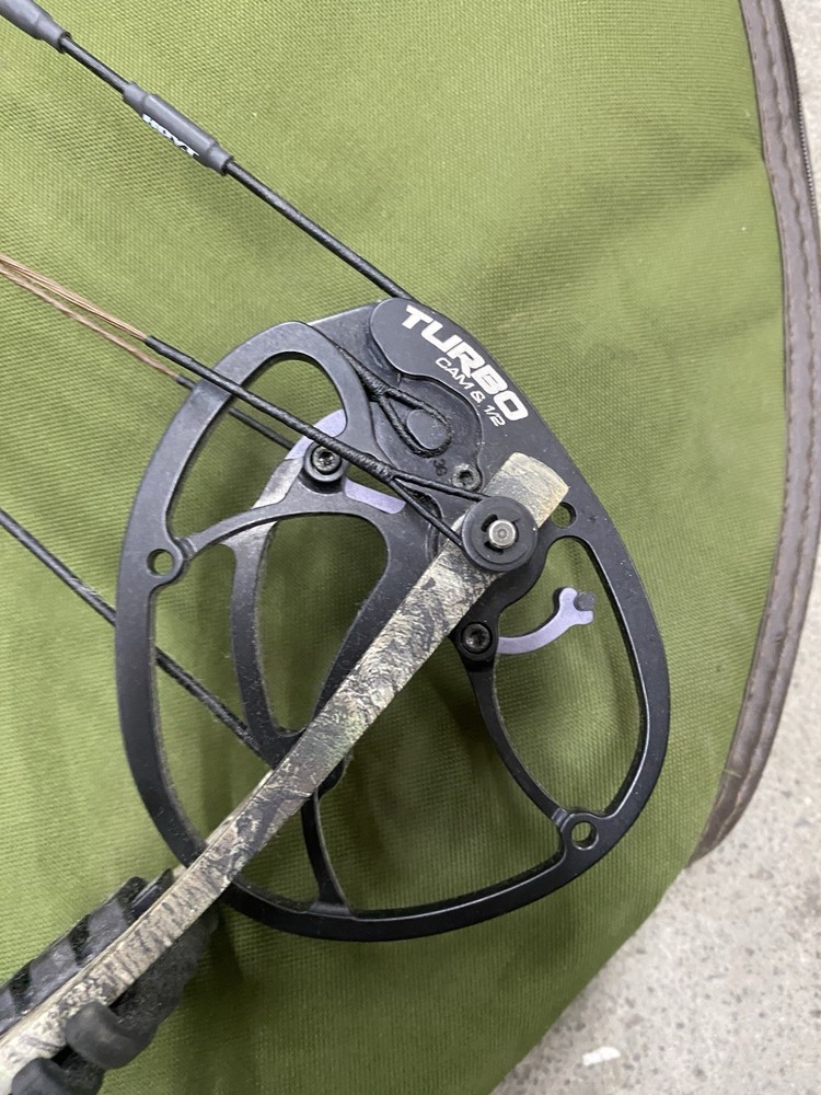 Hoyt Nitrum Turbo 60 WT 29 Draw Compound Bow Bundle