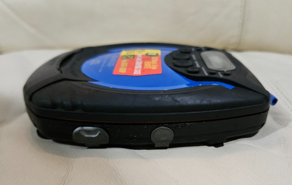 Kenwood Portable CD Player DPC-885 in Working Condition