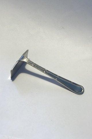 English Sterling Silver Pusher (Sheffield 1945)