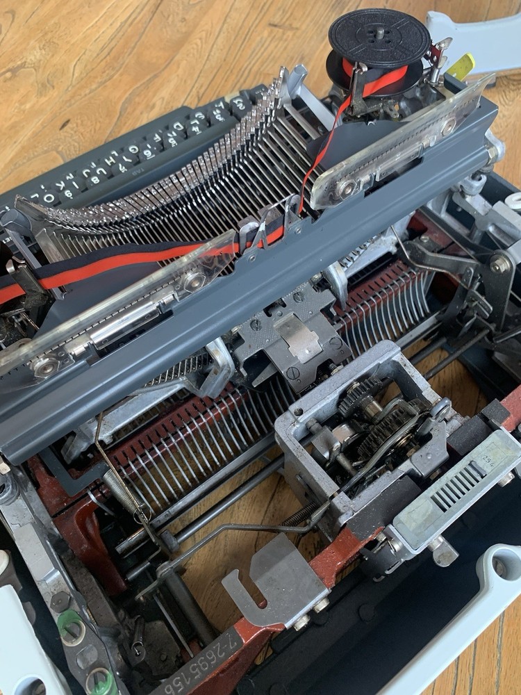 Olympia SG3N Typewriter