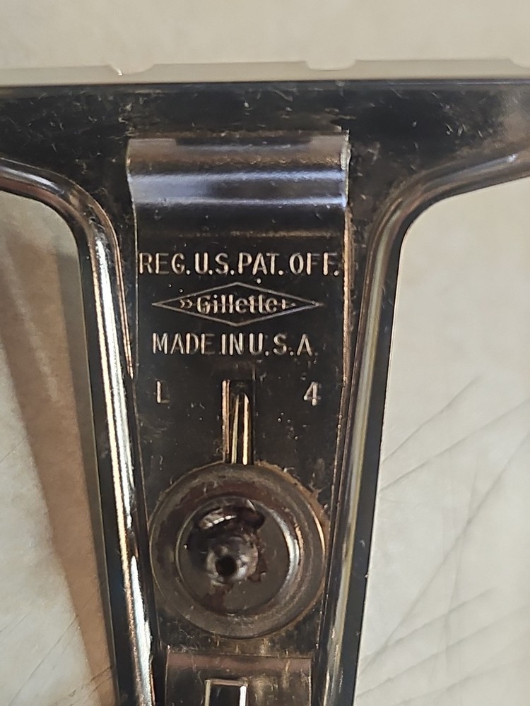 VTG 1960's Gillette Techmatic Adjustable Razor & Case