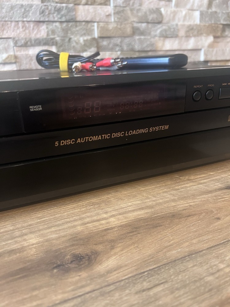 Denon DCM-270 5-Disc Carousel CD Player with Remote - Tested Works Great VTG