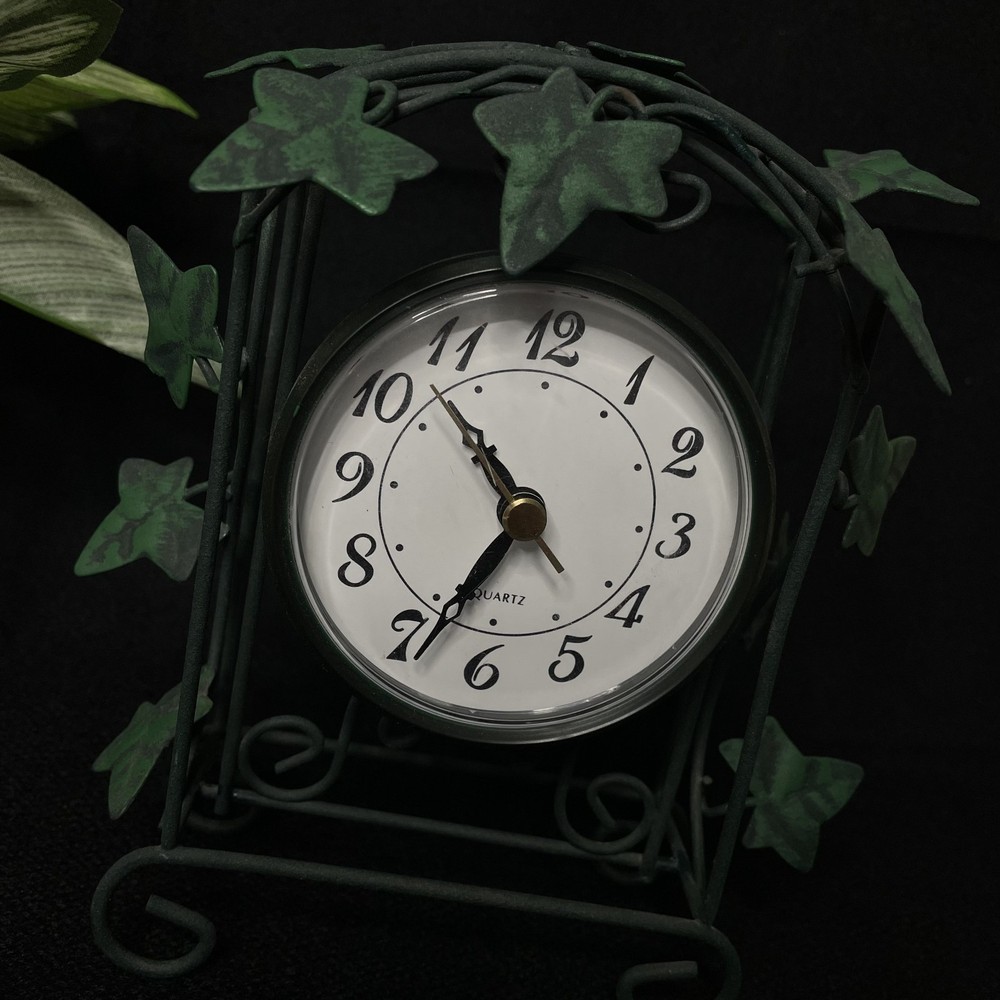 Vintage Quartz Green Leaf Decorative Small Clock WORKING