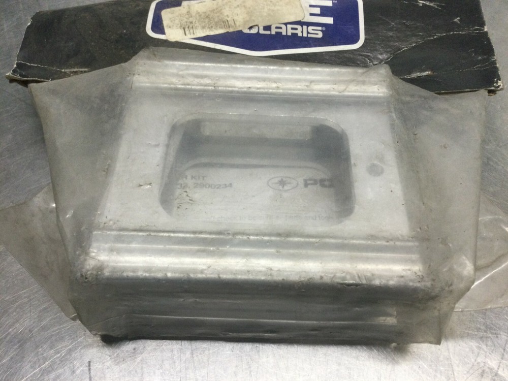 POLARIS HANDLEBAR RISER BLOCK 2900234 t231