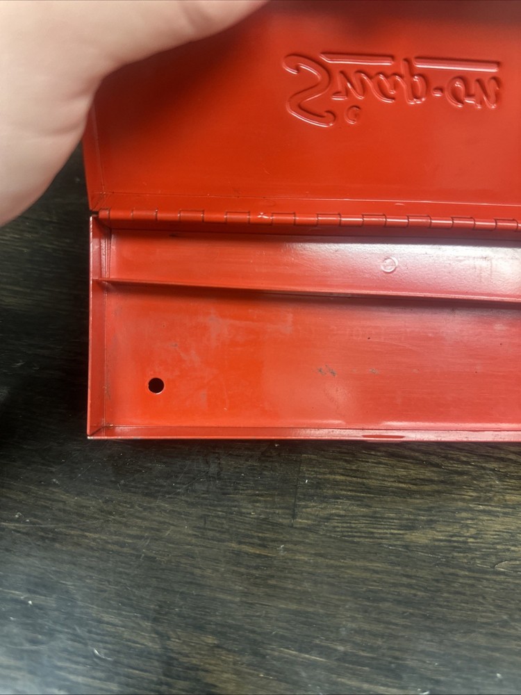 SNAP-ON TOOLS VINTAGE SMALL RED METAL SOCKET SET STORAGE BOX KRA-222B