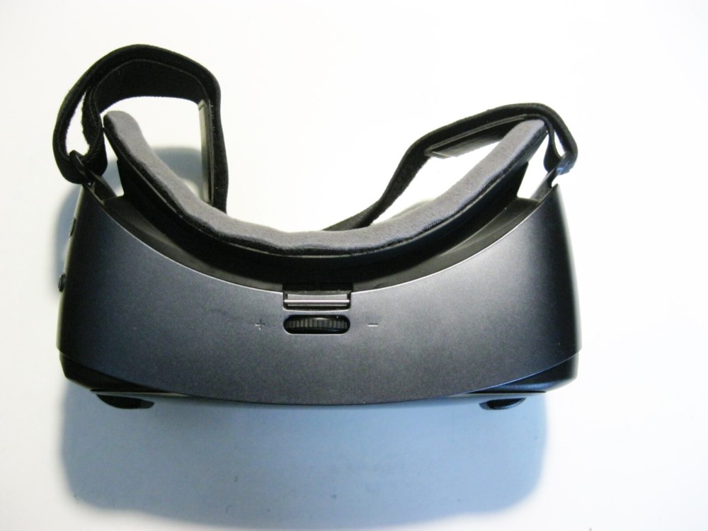 Samsung Gear VR Oculus Black Virtual Reality Smartphone VR Headset READ!!!