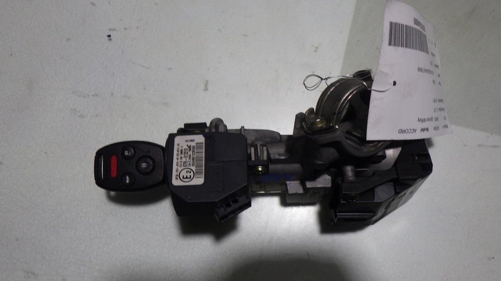 04 HONDA ACCORD Ignition W/Key