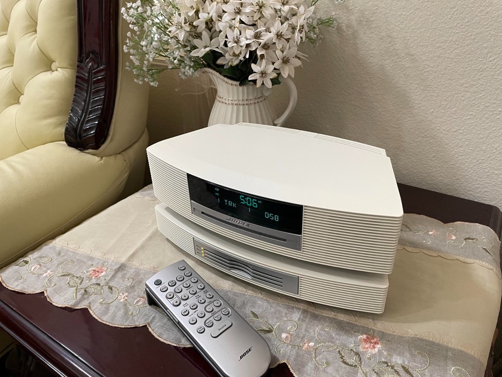 Bose Wave Music System III CD AM/FM W/ 3 CD Changer & Remote Control