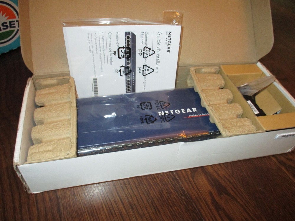 NETGEAR GS116NA Gigabit Ethernet Switch - Open Box