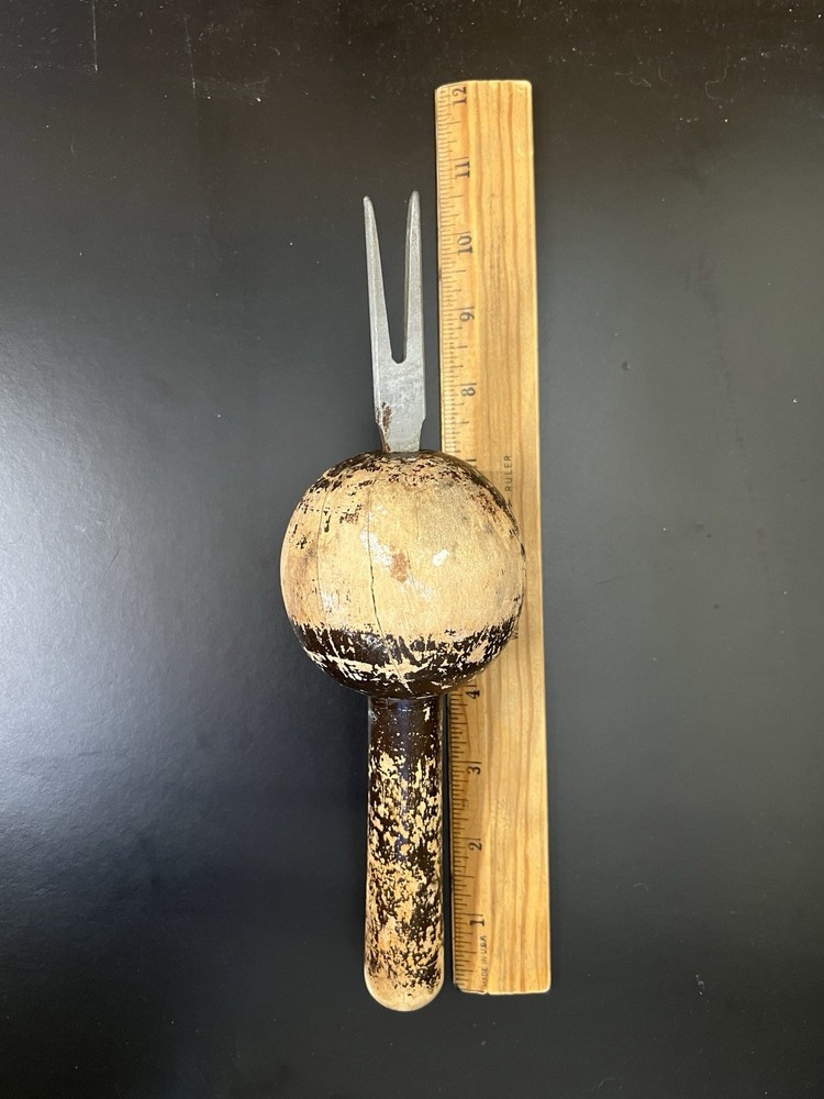 Vintage Naturally Distressed Wood Plomb Ball Weed Puller Fun Collectable! Solid