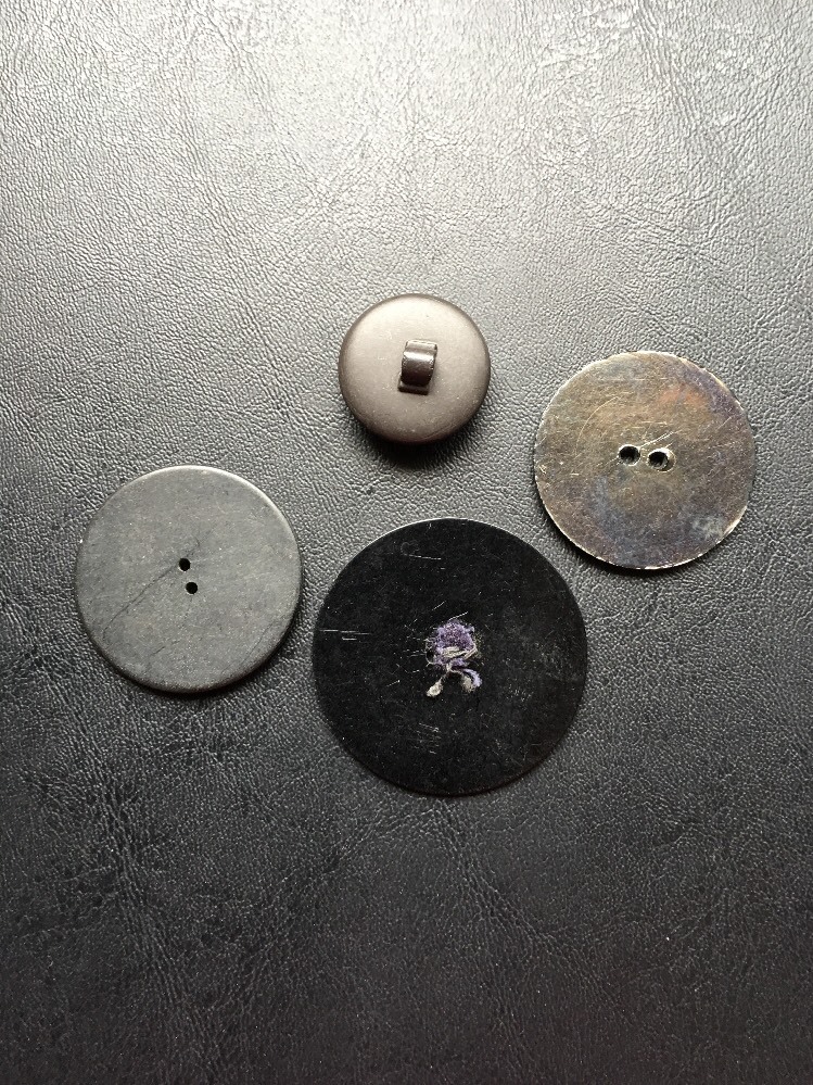 Vintage Old Plastic Sewing Buttons Mixed lot TC-27