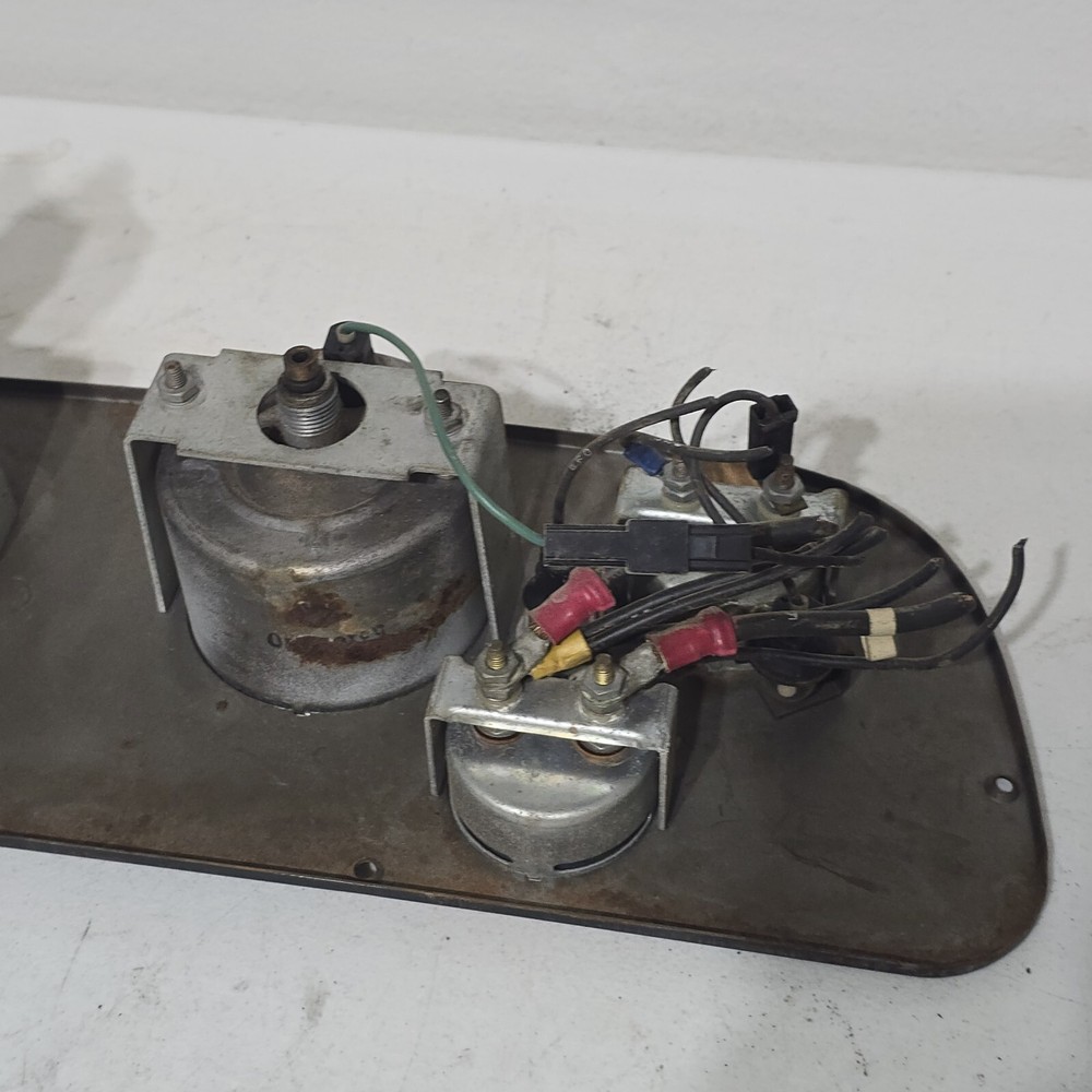 International 1700 LOADSTAR Speedometer Instrument Cluster - COMPLETE NICE!