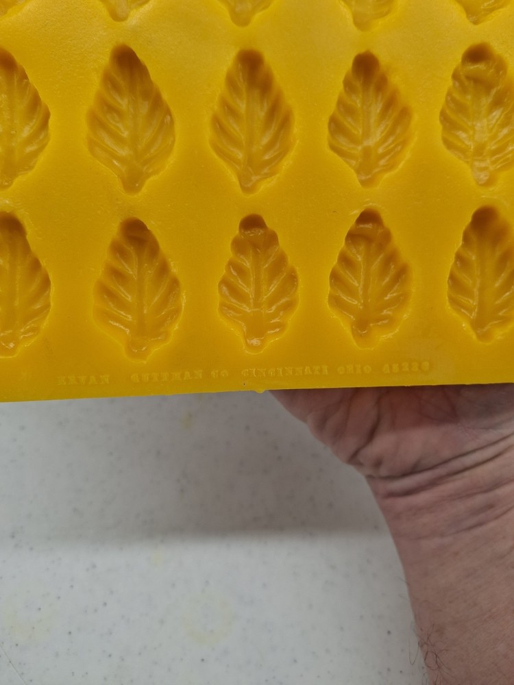 Ervan Guttman Silicone Candy Mold Leaf Design CM111
