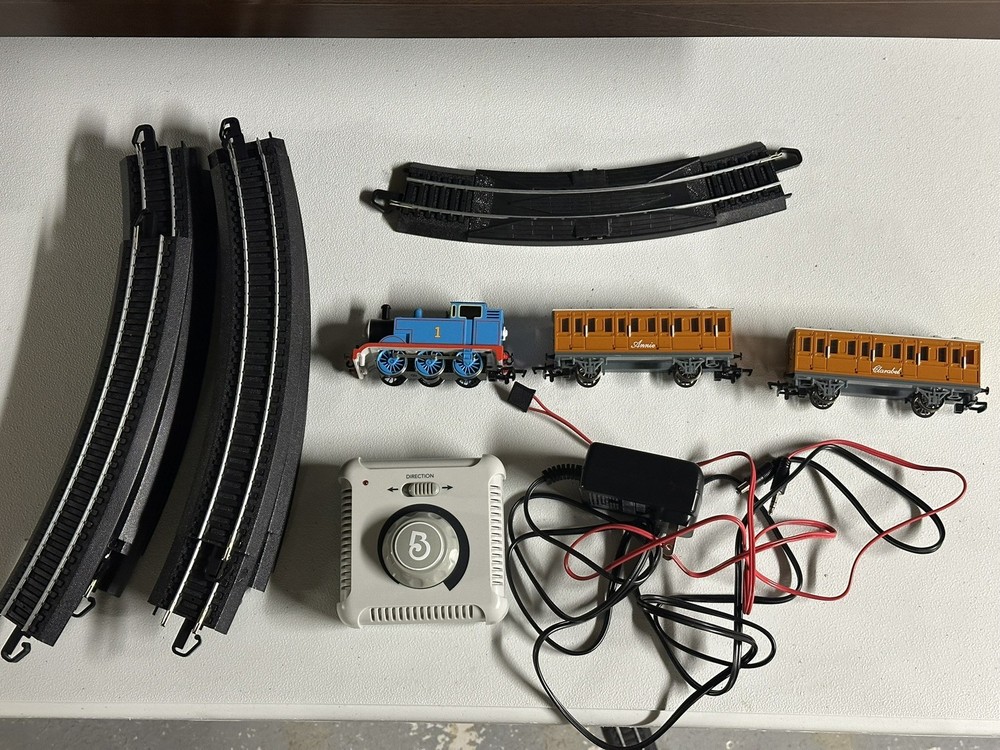 Bachmann HO Scale Thomas & Friends Thomas With Annie & Clarabel Set