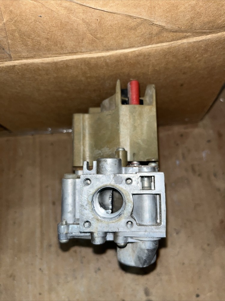 Honeywell VR8200A 2173 Gas Valve