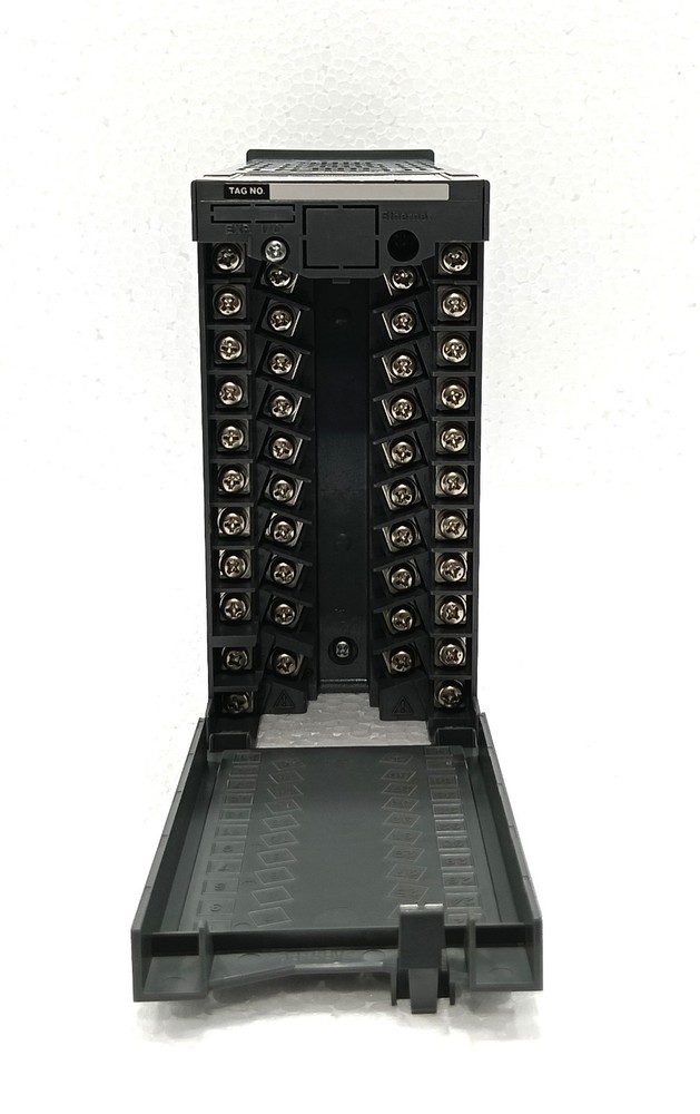 YOKOGAWA ELECTRIC CORPORATION YS1700 PROGRAMMABLE INDICATING CONTROLLER