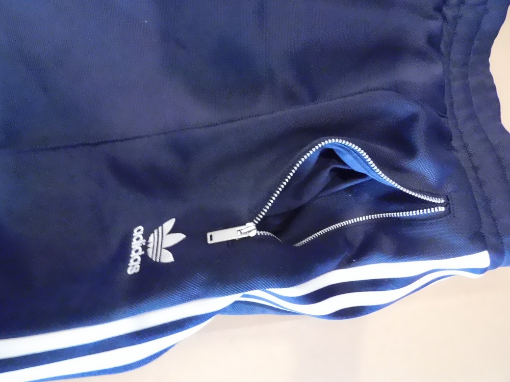 Adidas blue Medium shorts B38-64