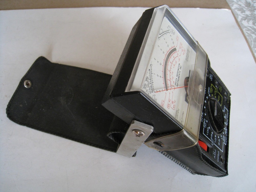Vintage Multi-meter Model VOM 910 in Carrying Case w/ Leads