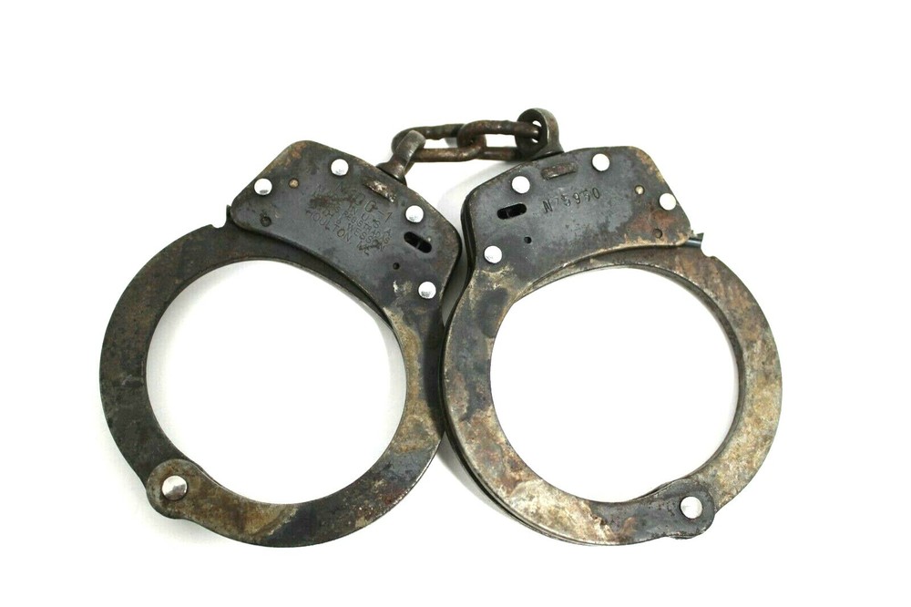 Smith & Wesson M100-1 Handcuffs With Key