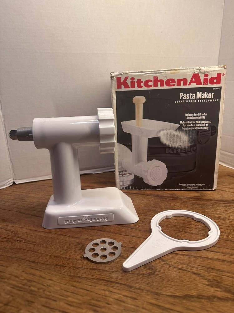 Kitchenaid pasta maker model SNFGA (pusher missing)