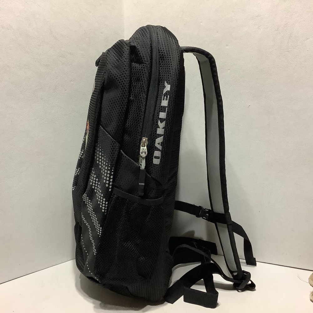 Oakley #92604 Backpack Black Labatt Blue Imported Embordered Front 18" x 12"