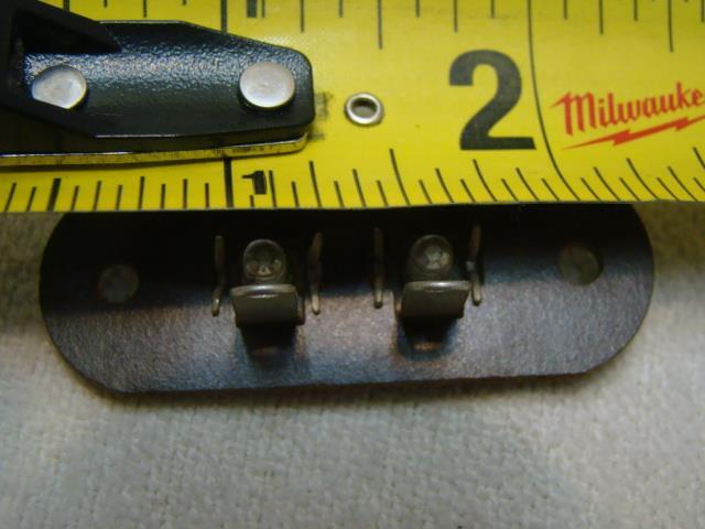 PHENOLIC SPEAKER TERMINAL STRIP 2 SCREWS (pair)