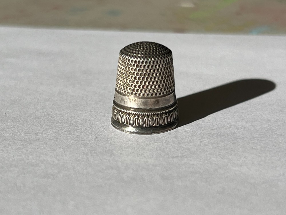 Antique Sterling Simons Priscilla Thimble