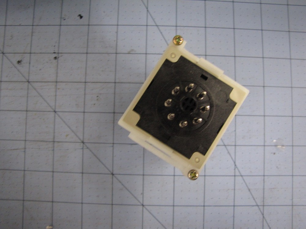 Omron E5C 2-R40J E5C2R40J Temperature Controller