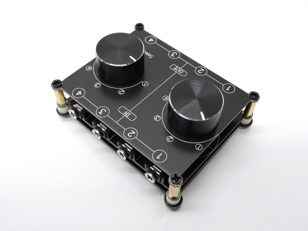 4 Input 4 Output 3.5mm Audio Switch Box for Home Audio