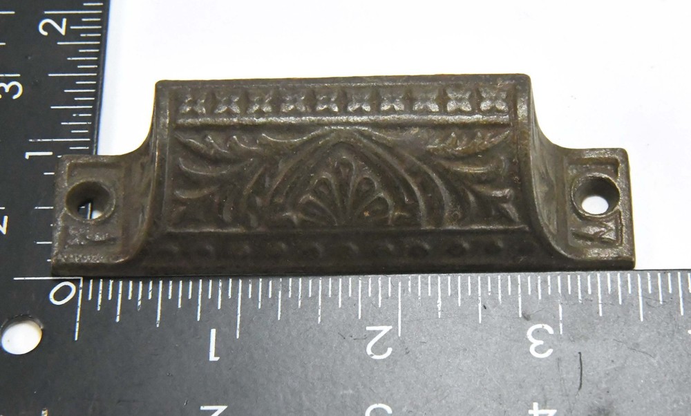 SINGLE VINTAGE EASTLAKE STYLE CUP DRAWER PULL