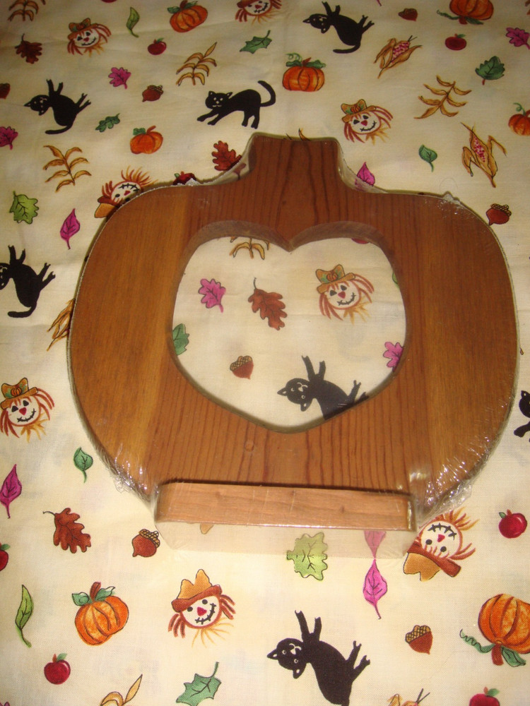 Frame Pumpkin Shape Wood Frame