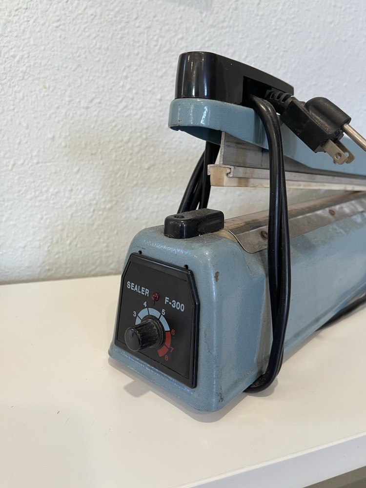 FS-300 Hand Impulse Sealer 12" 3mm Seal Width