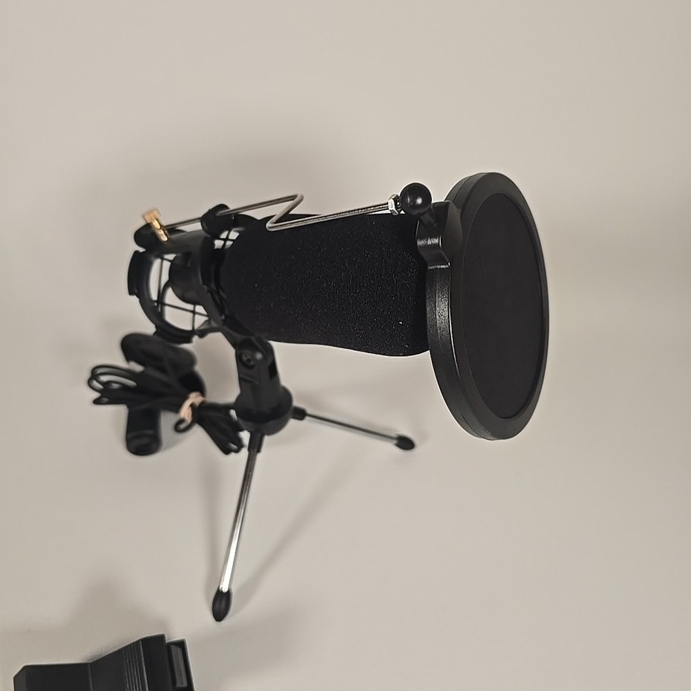 Pc Microphone w/Filter BL Model Mu28006 Includes USB & Mic Stand & Attachments