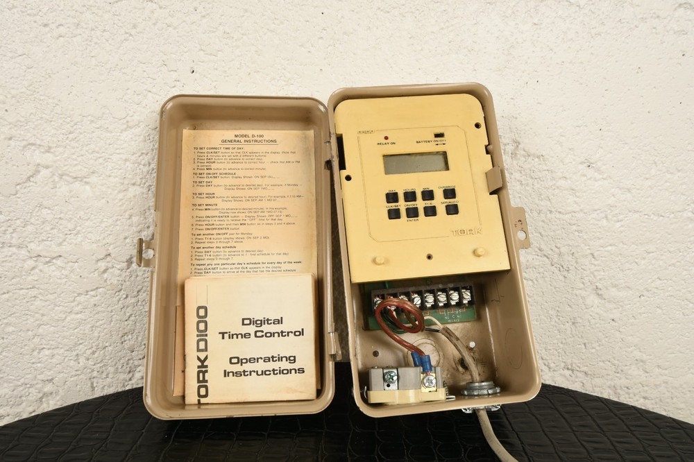 Tork D-100 One Channel Time Switch Control 7 Day Scheduling Timer
