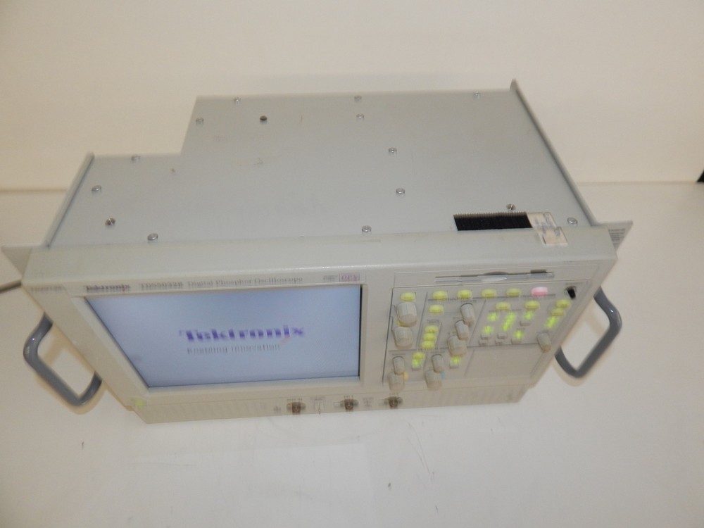 ^^ TEKTRONIX TDS5032B DIGITAL PHOSPHOR OSCILLOSCOPE (CCY4)
