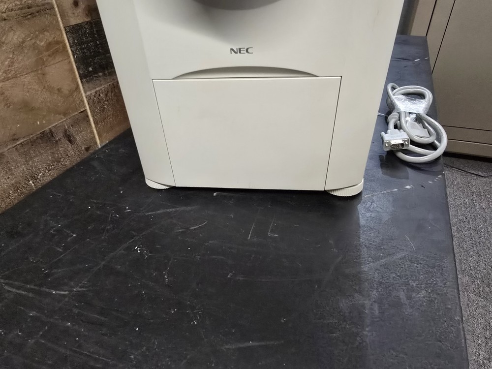 NEC Multisync LCD MT VIDEO PROJECTOR Working