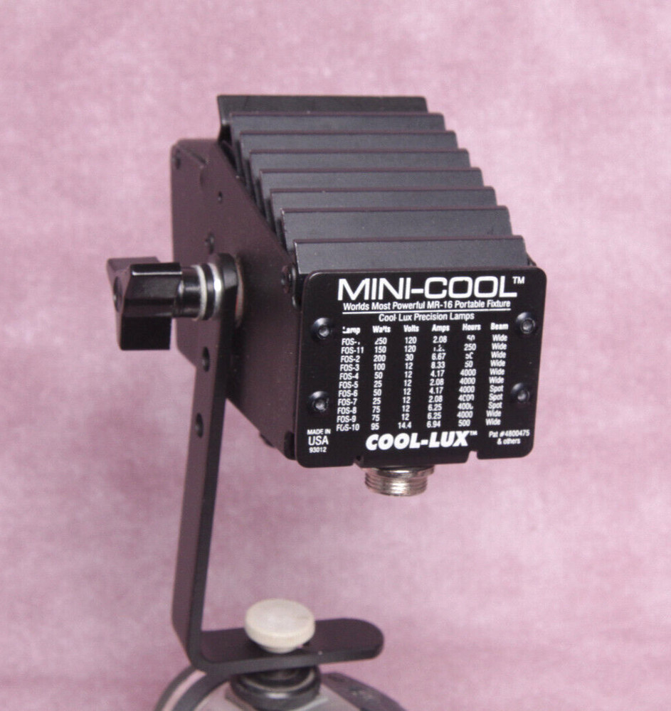 Cool-Lux Mini-Cool VideoLight With Accessories, plus extra bulbs. Tested/Working