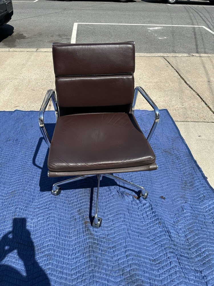 Mid-Century Modern "Eames Style"