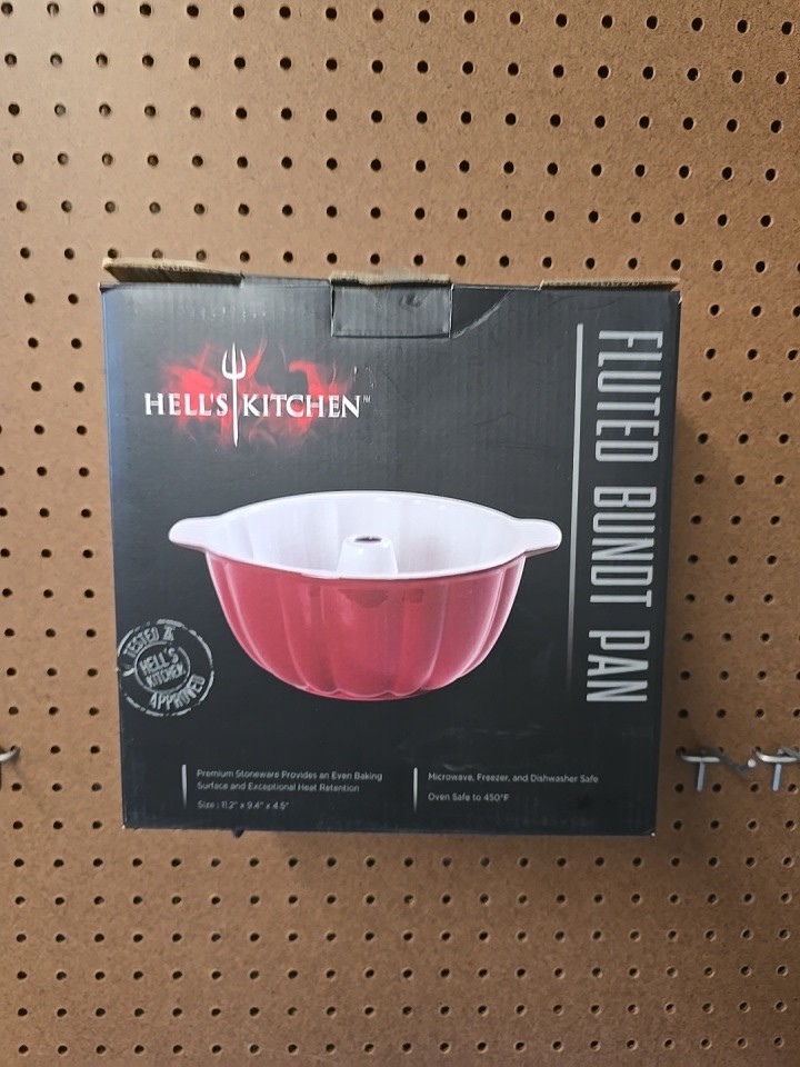 Hell’s Kitchen Fluted Bundt Pan