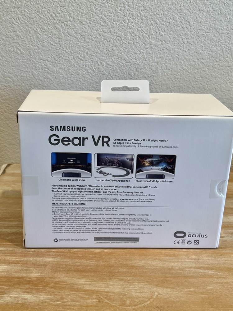 Samsung Gear VR Headset with Oculus