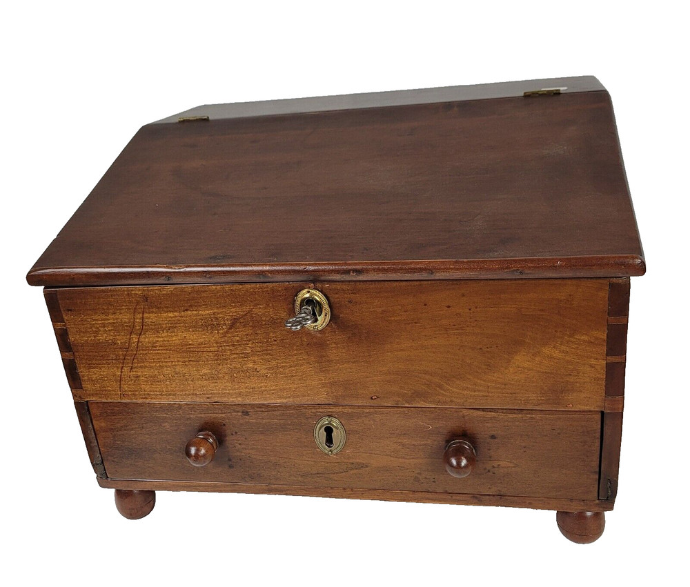 PENNA. COUNTRY TABLE TOP DESK Ca. 1830