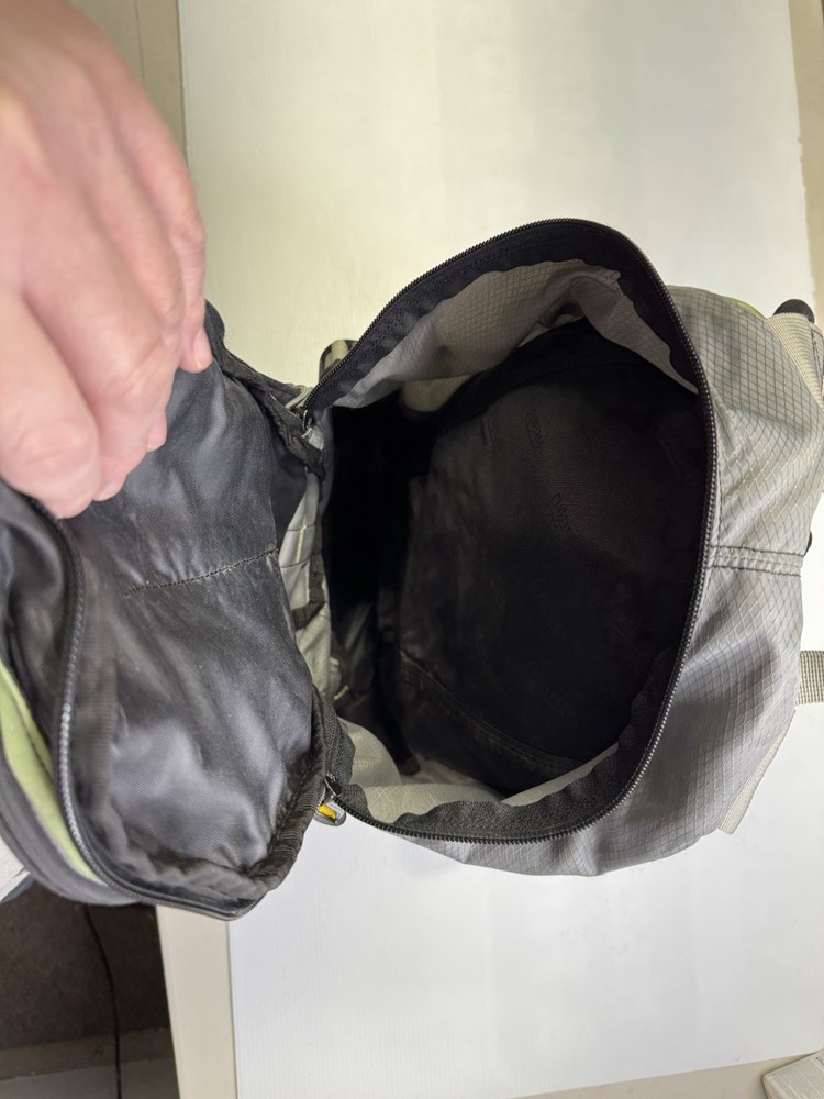 Camelbak Zephyr Gray/Green Hydration Backpack With Bladder