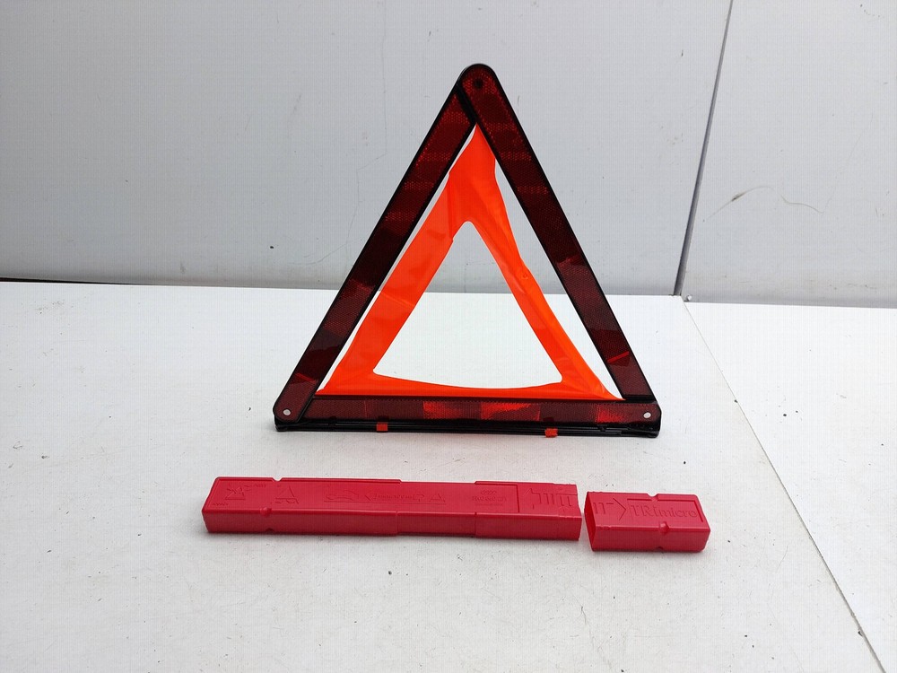AUDI A6 C7 WARNING EMERGENCY TRIANGLE 8KO860251 2016