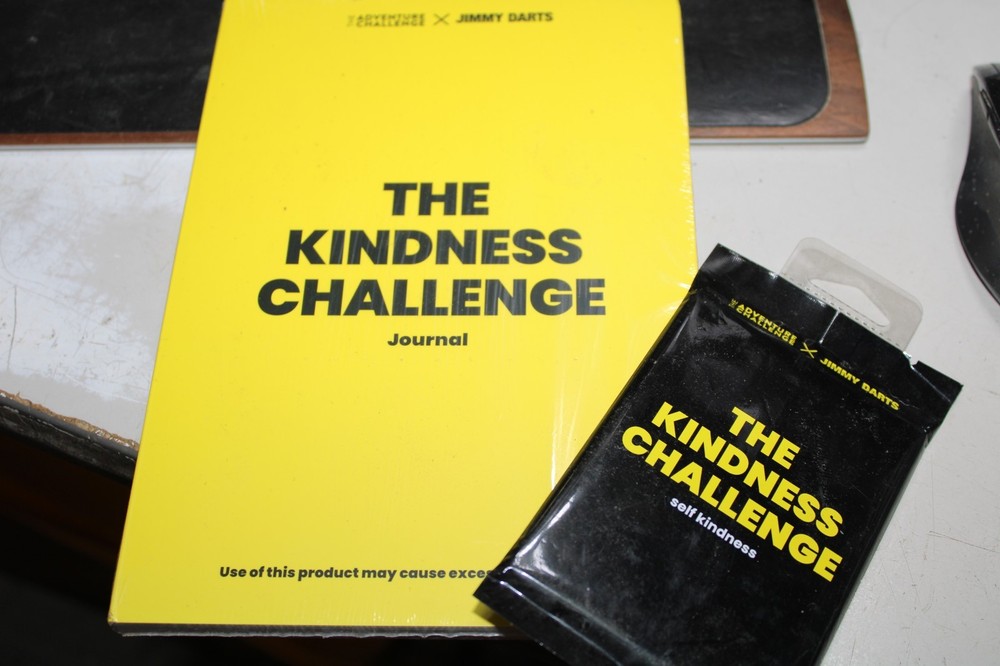 The Kindness Journal: Little Activities to Make a Big Difference Couples