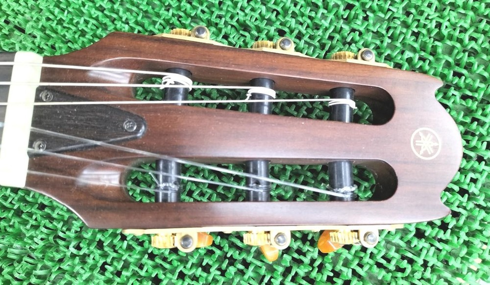 YAMAHA NTX1200R Elegat Guitar