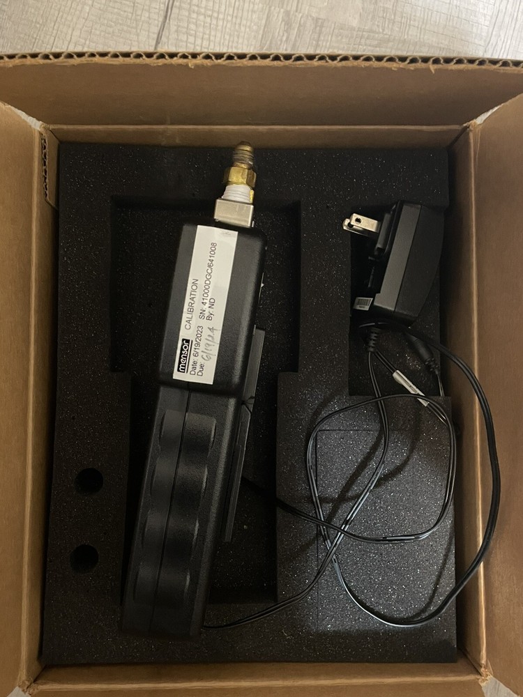 Mensor CPG 2300 Portable Barometer